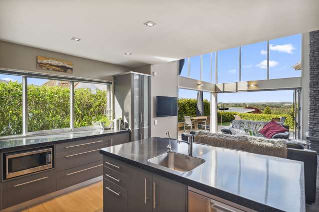 1/10 Krissell Place Acacia Bay_1