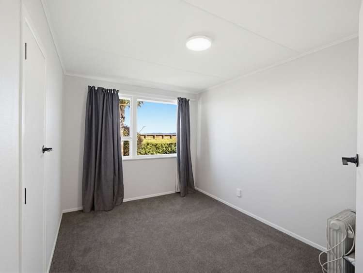 421 Fergusson Drive Thames_17