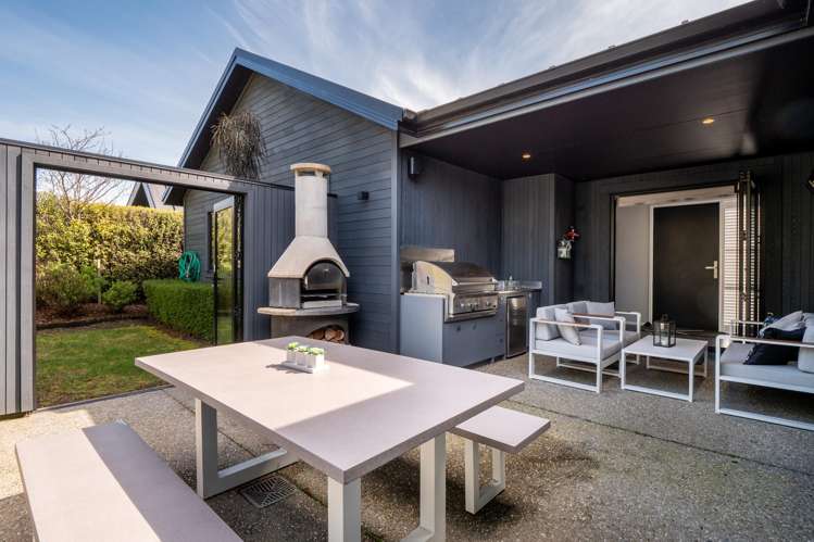 27 Pendeen Crescent Jacks Point_11