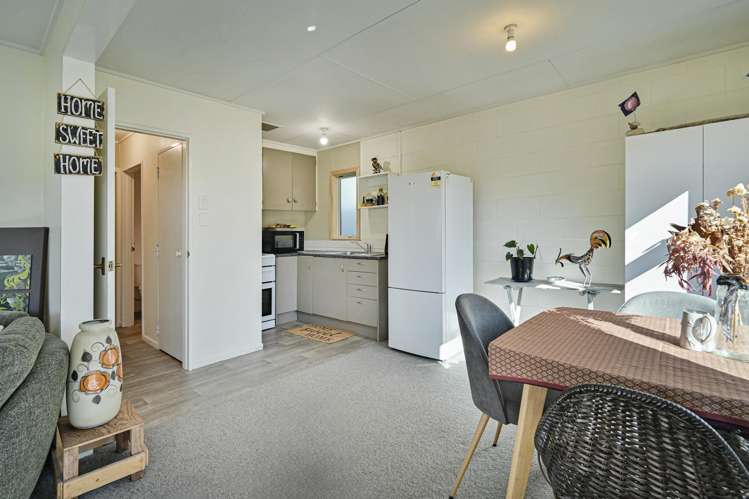 2/705 Jervois Street_4