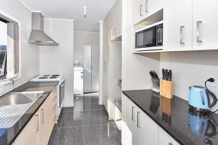 2/11 Burundi Avenue Clendon Park_1