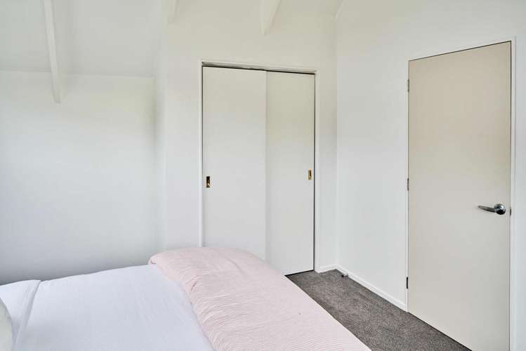 63 Omapere Street Whitby_6