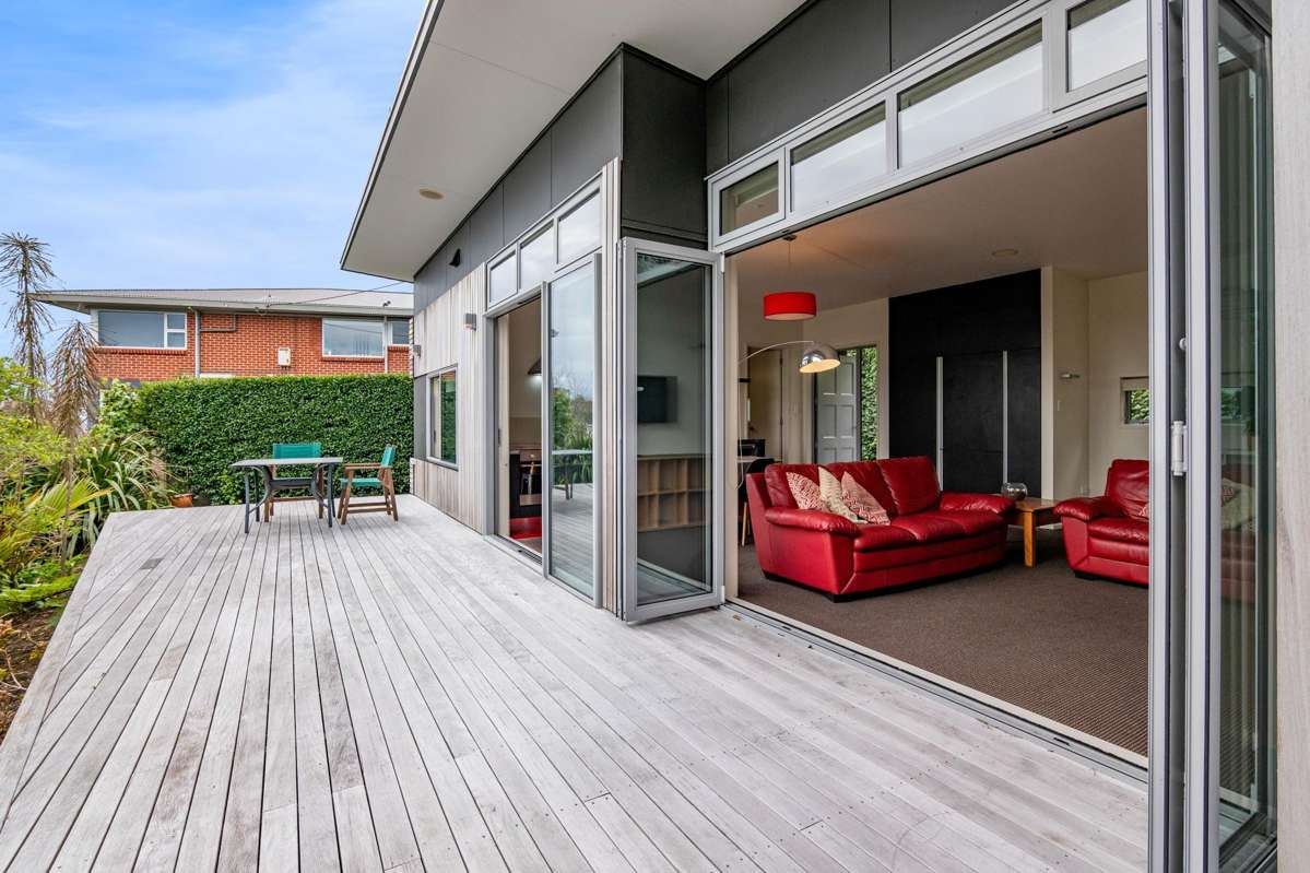460A Devon Street West_1