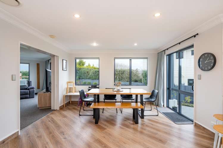 712 Queens Drive Waikiwi_5