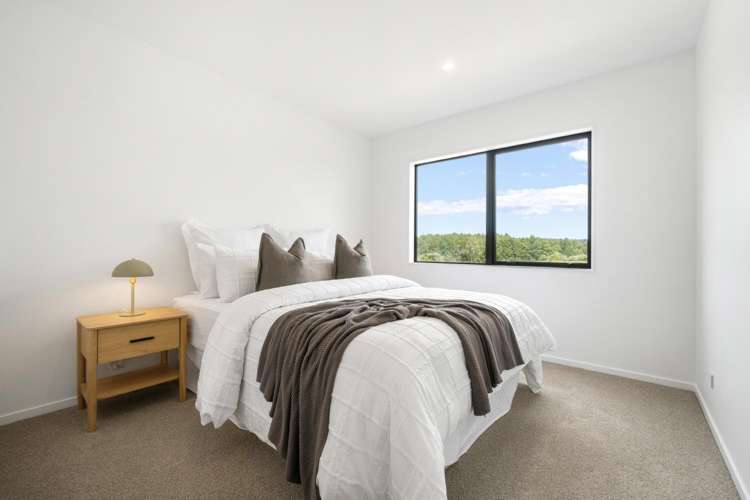 53 Nga Pona Toru Road Flat Bush_13