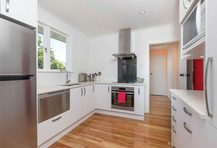 15 Kelwyn Road Kelston_6