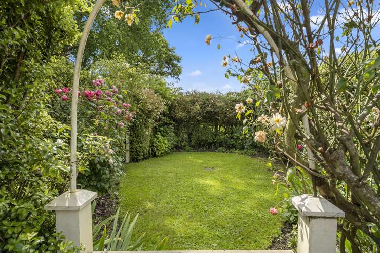 90 Cemetery Road Sanson_12