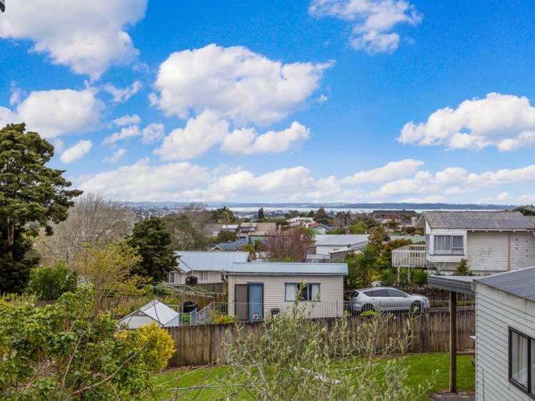 1a Routley Drive Glen Eden_14