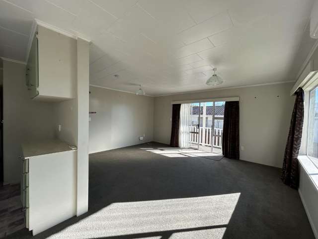 2/225 Annesbrook Drive 1951_1