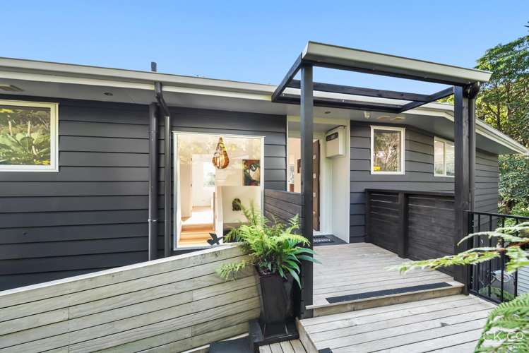 212 Whites Line East Waiwhetu_21