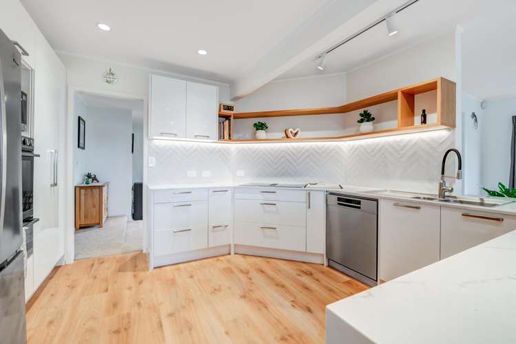 8 Unsworth Drive Unsworth Heights_2