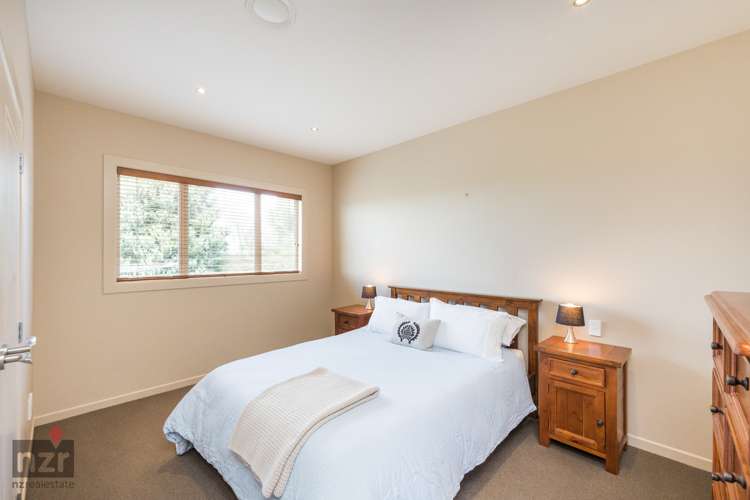 22 James Road Halcombe_7