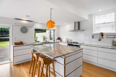 28 Glen Atkinson Street_4