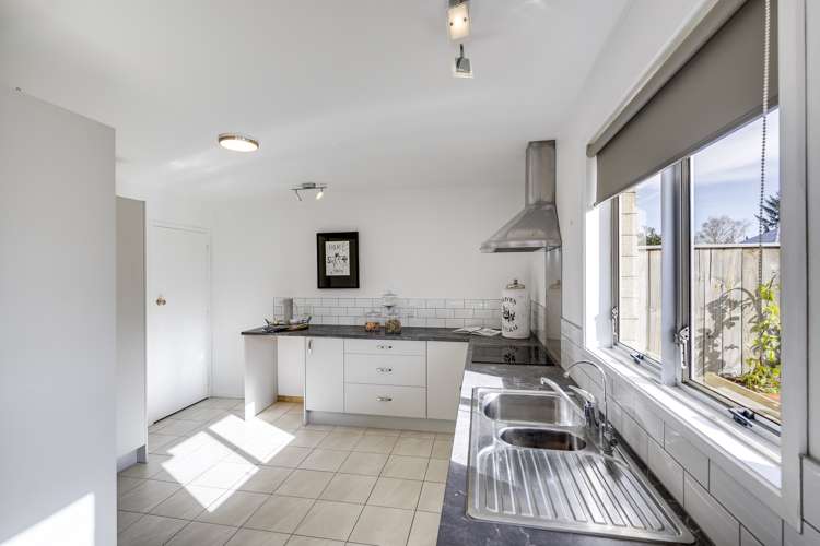 209 Park Road South Akina_5