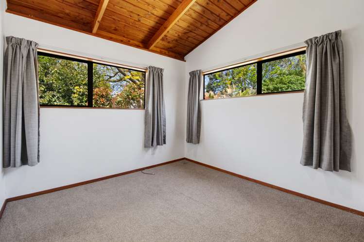 16 Dobell Road Stanmore Bay_17