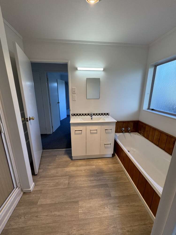 240B Te Atatu Road Te Atatu South_5