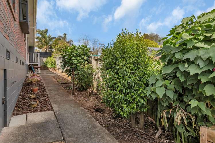 2/7 Pine Park Road Onerahi_20