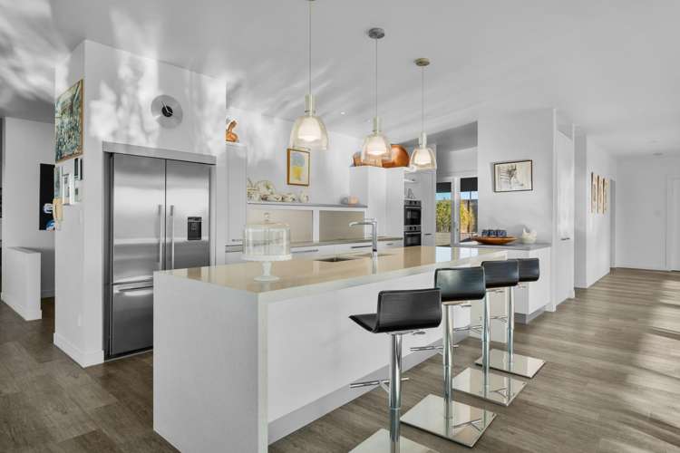 215 J Renall Road Pollok_14