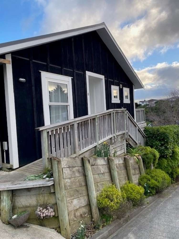 8 Arawhata Street Porirua East_1