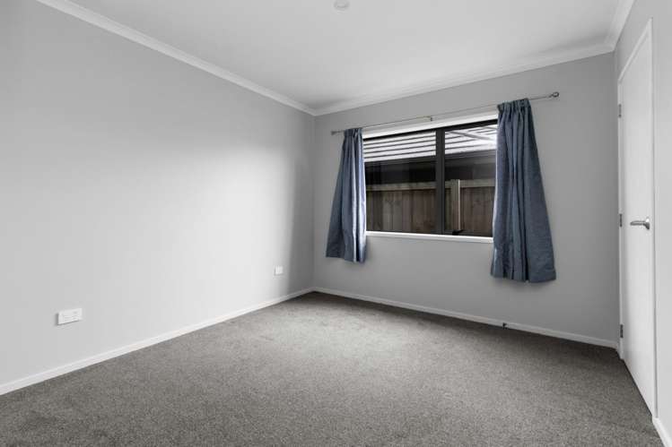 1 McCorquindale Drive 2743_15