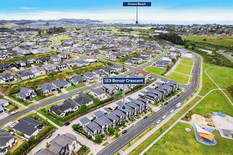 123 Bonair Crescent Silverdale_2