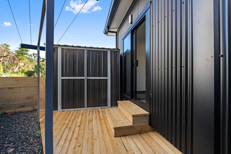 Units 1 and 2/10A Awanui Street Merrilands_34