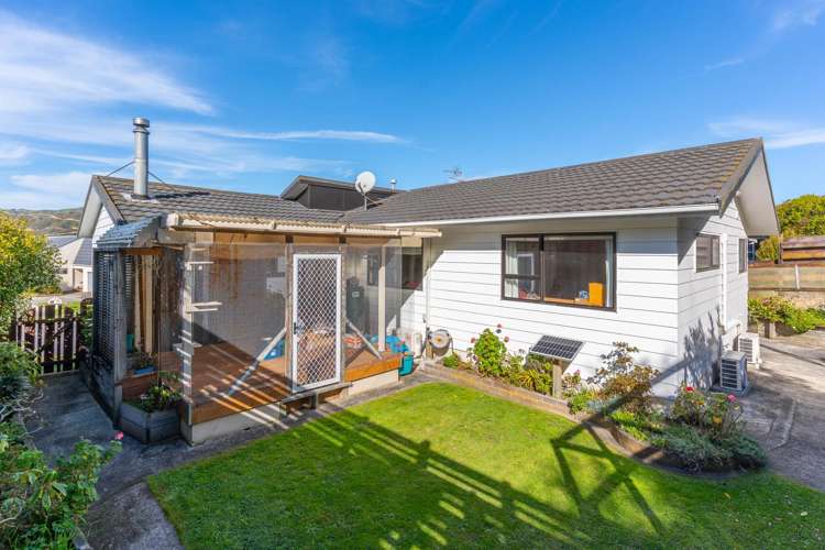 64 Fyvie Avenue Tawa_15