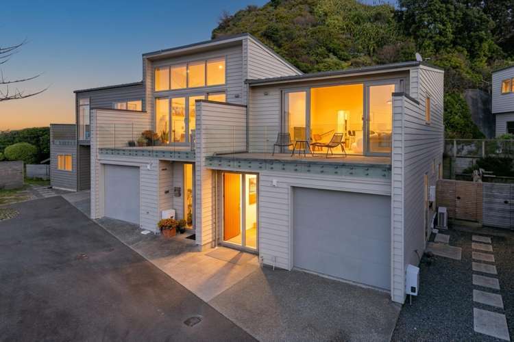 352 Queens Drive Lyall Bay_24
