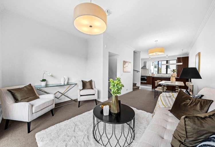 84 Norwood Drive Flat Bush_2