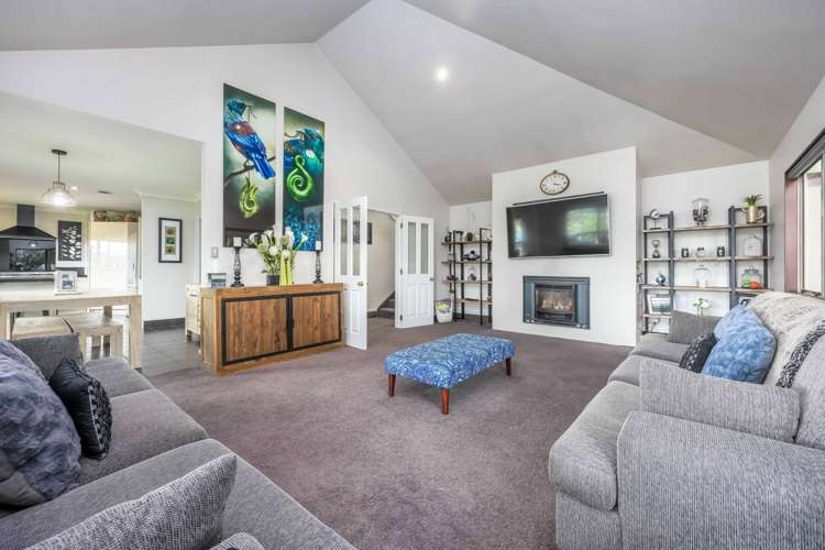 15 Margaret Henry Crescent Oteha_5