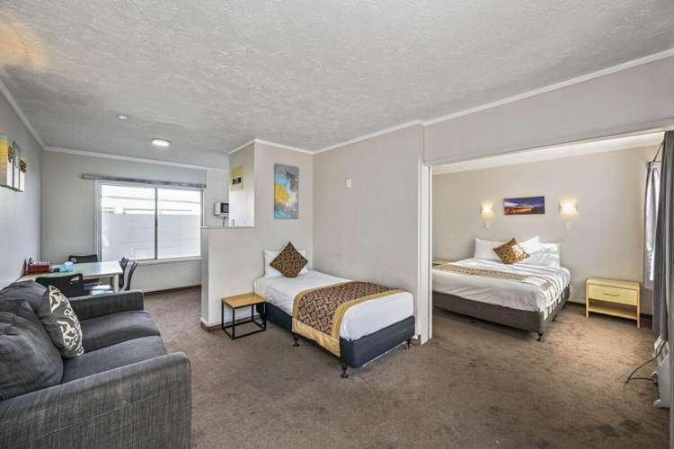 28-30 Taharoto Road Takapuna_7