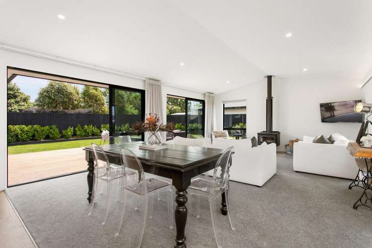 52 Suffolk Drive Kirwee_1