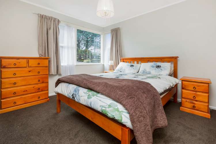 137 Vodanovich Road Te Atatu South_10