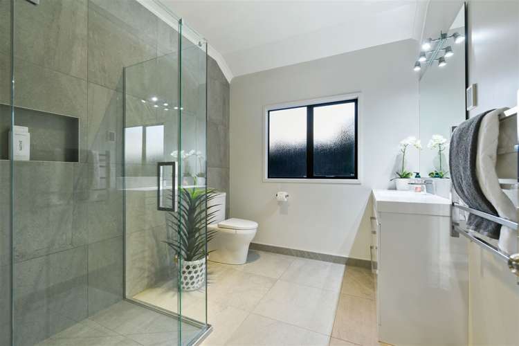 2 Keswick Crescent Huntington_22