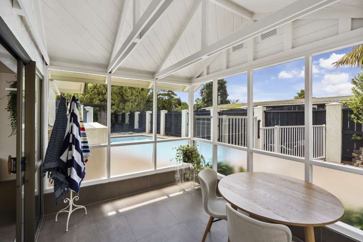 53 Nui Mana Place Te Atatu South_13