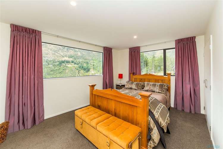 8 Redfern Terrace Arthurs Point_15