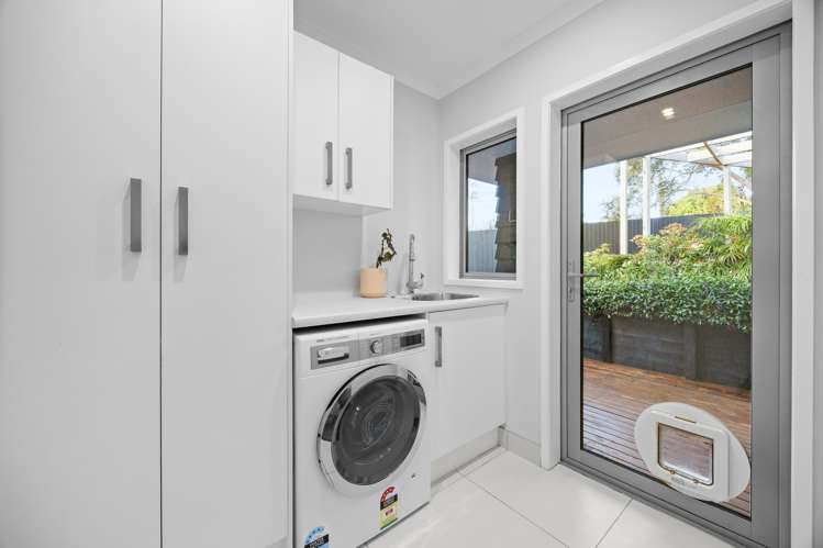 101 Waitakere Road Waitakere_27