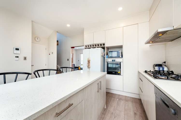 6 Rosewell Crescent Flat Bush_6