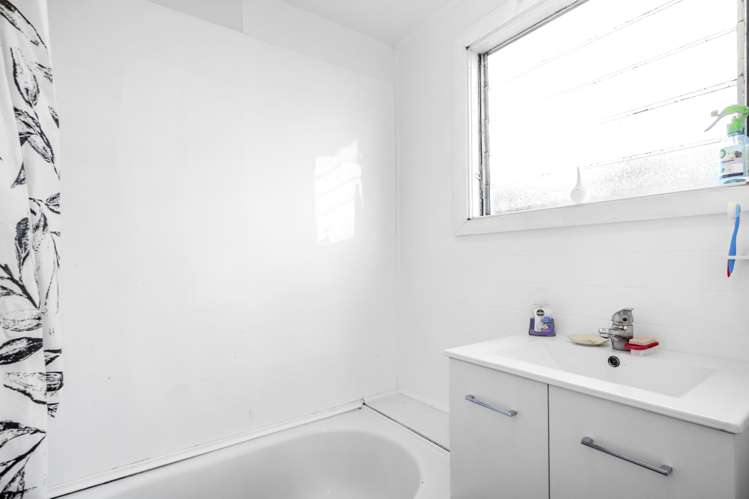 49 Baker Street Caversham_11