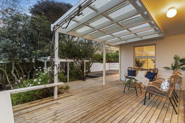 3/5 Teal Crescent Beach Haven_6