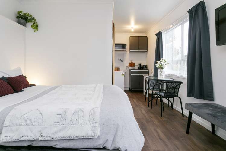 2/44 Hinekura Avenue Taupo_13