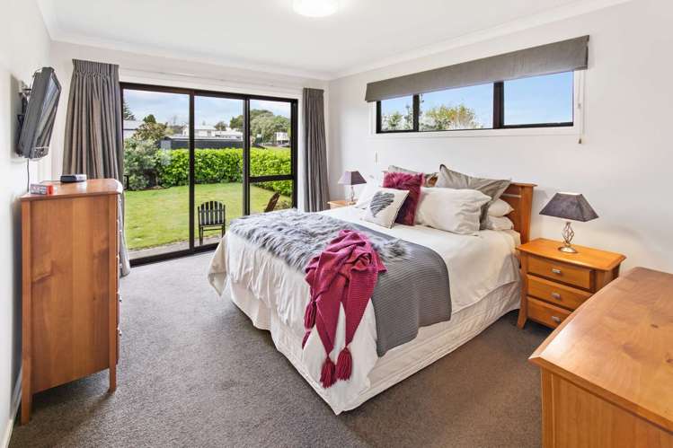 17 Tirimoana Place Otamatea_10