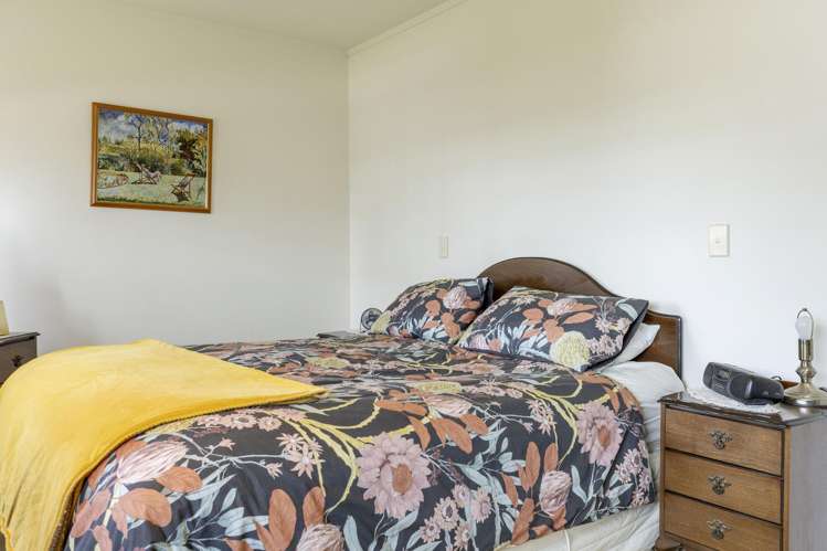 2/8 Kinder Street Acacia Bay_17