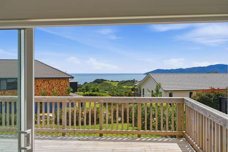 34 Eagles Way Cable Bay_11