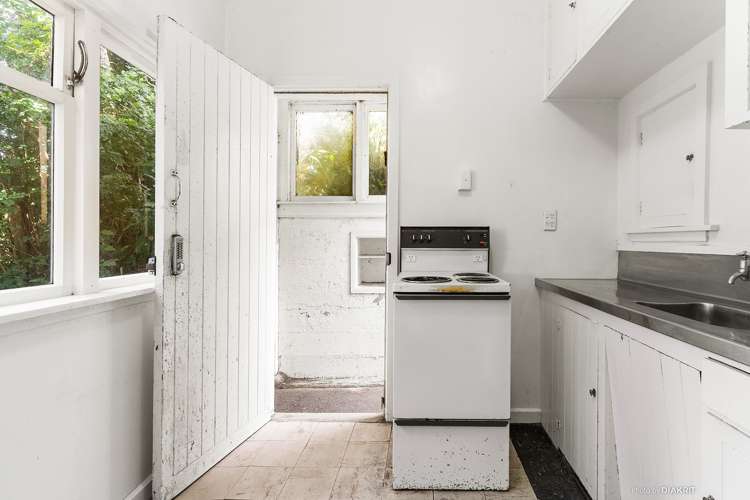 94 Mortimer Terrace Brooklyn_8