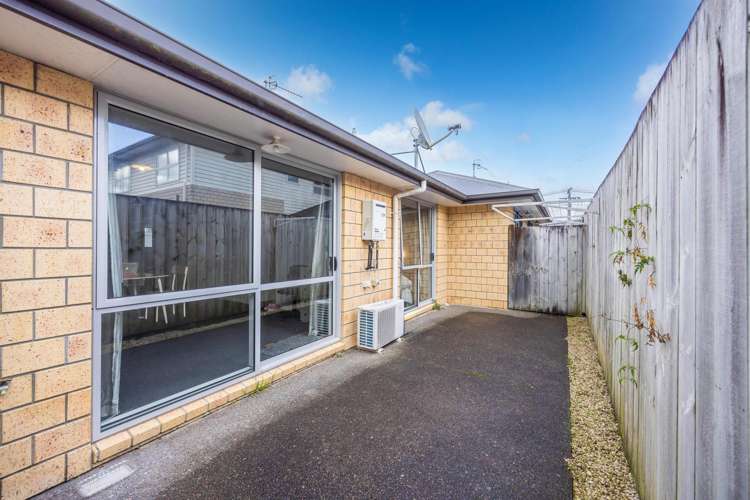 2/3 June Place Hamilton East_25