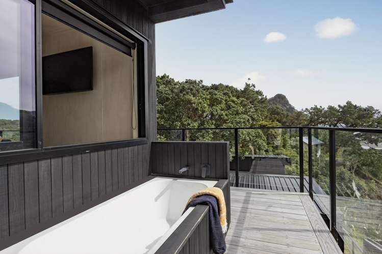 21 & 21a Beach Valley Road Piha_33