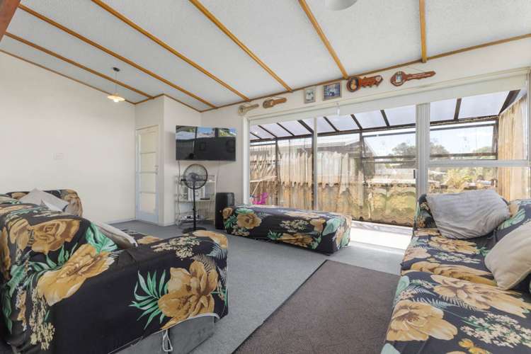 7 Selsey Lane Manurewa_11