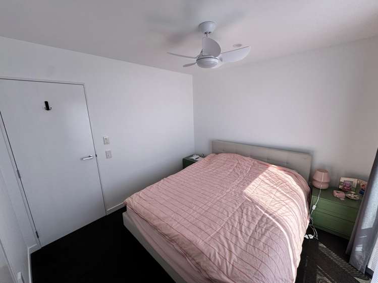 14/6 Oswald Crescent Paparangi_18