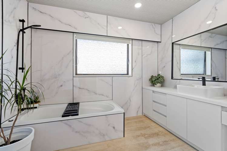 3 Elgin Place Red Beach_21